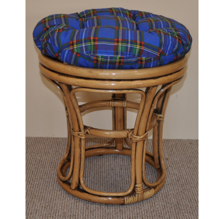 Ratanová stolička hnedá umývanie vankúš modrá