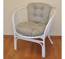 Ratanové kreslo Bahama biely vankúš tmavobéžové zvýraznenia