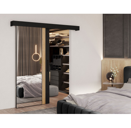 Tilmann s mäkkým zatváraním čiernych dverí