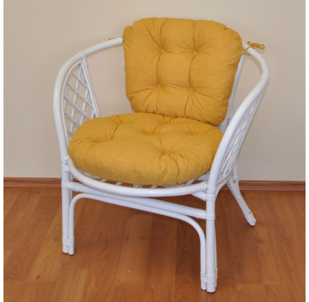 Ratanové kreslo Bahama biely vankúš žlté odlesky