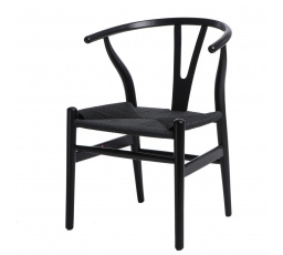 Čierna prútená stolička inšpirovaná Wishbone