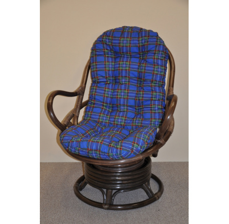 Ratanové hojdacie kreslo Swivel Helsinki hnedý vankúš modrý