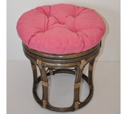 Ratanová stolička veľká hnedý vankúš malinové zvýraznenia