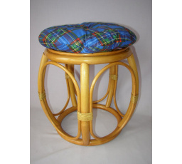 Ratanová stolička široká medová s modrým vankúšom