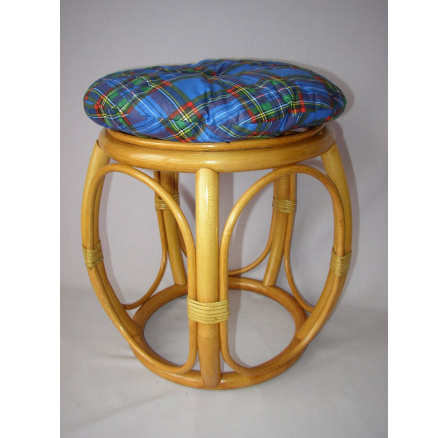 Ratanová stolička široká medová s modrým vankúšom