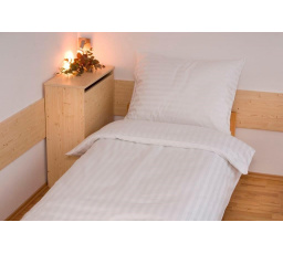 Povlak Atlas Gradl 30x40cm Biely - česaný 145g/m2, prúžok 2cm hotelový uzáver