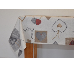 Obrus 90x90 s motívom srdca LOVE